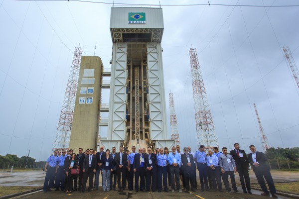 Autoridades conhecem o Centro de Lançamento de Alcântara, no Maranhão