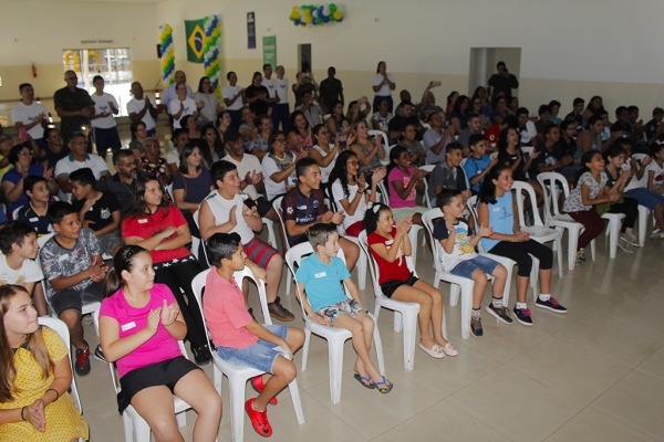 Crianças da Escola Municipal Y-Juca Pirama participam do PROFESP