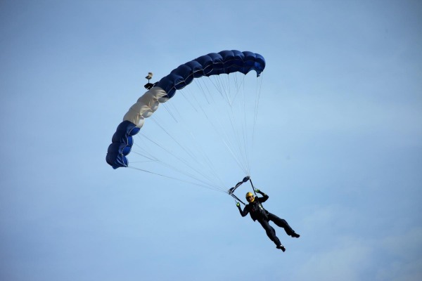 A competição serve de seletiva para o Campeonato Mundial Militar de Paraquedismo 