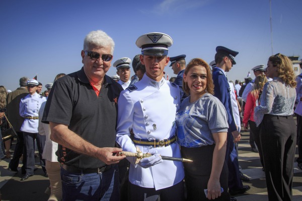 Cadete Brito com o pai e a mãe