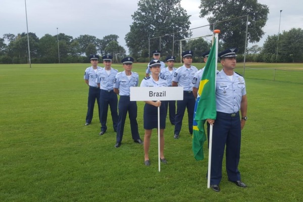 Delegação brasileira esteve entre as cinco primeiras no 1º dia de provas