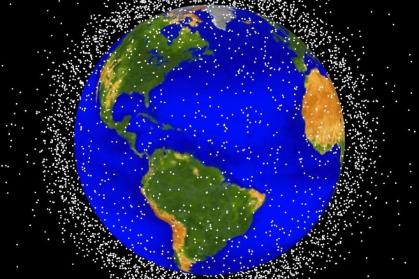 Reprodução feita pela NASA mostra a quantidade de veículos espaciais em órbita