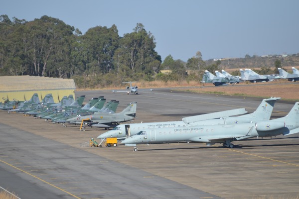 São mais de 300 militares operando e dando suporte às 40 aeronaves envolvidas na missão