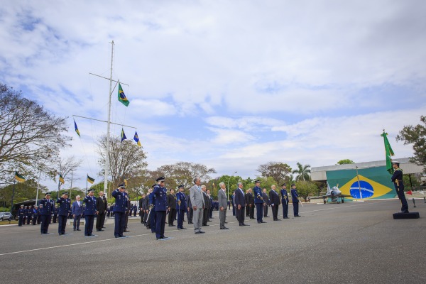 Medalha Eduardo Gomes foi concedida a 55 militares