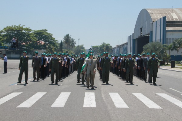 O desfile militar teve todos os integrantes do Esquadrão presentes