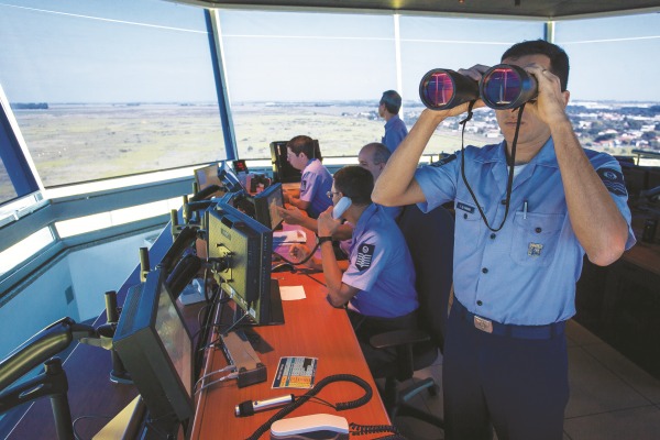 O Dia Mundial do Controlador de Tráfego Aéreo é celebrado neste sábado (20)