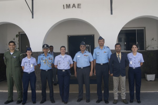 Militares da Força Aérea Brasileira (FAB) e da Força Aérea Indiana tiveram a oportunidade de compartilhar conhecimento sobre o assunto