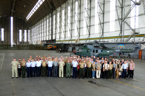 Oficiais-generais e superiores das Forças Armadas e Forças Auxiliares, militares estrangeiros e civis de instituições convidadas participaram da visita