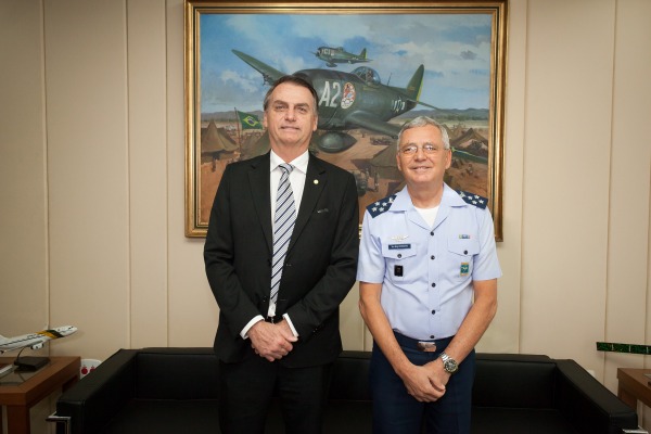 Jair Bolsonaro se reuniu com o Comandante da FAB e participou de café da manhã com oficiais-generais 