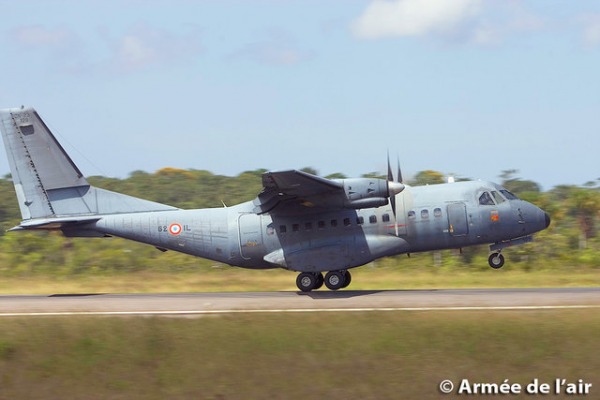 Aeronave de transporte C-235, da França