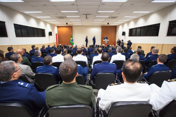 Major-Brigadeiro Mangrich assume Comando de Operações Aeroespaciais