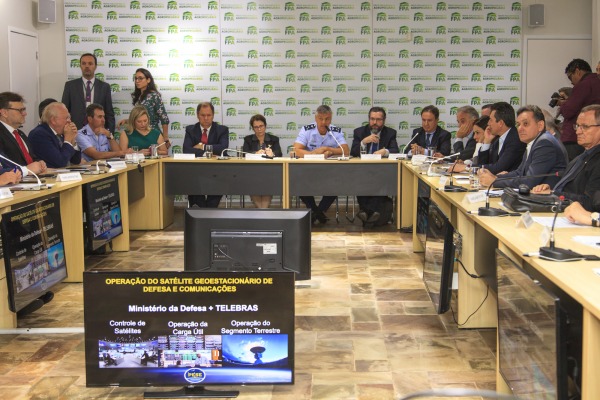 Durante o encontro foram debatidos os benefícios do desenvolvimento do setor aeroespacial brasileiro para o agronegócio