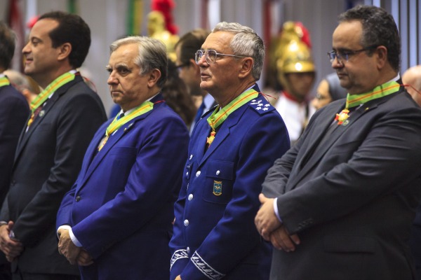 Comandante da FAB durante homenagem nesta terça-feira (28)