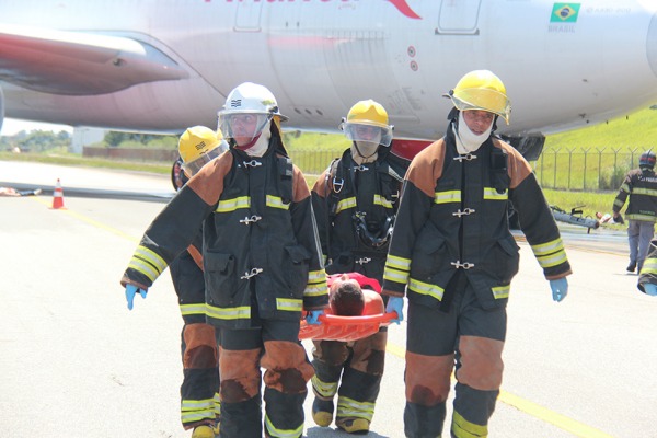 Simulado foi uma oportunidade para os bombeiros de aeronáutica colocarem em prática todo o conhecimento adquirido em treinamentos diários