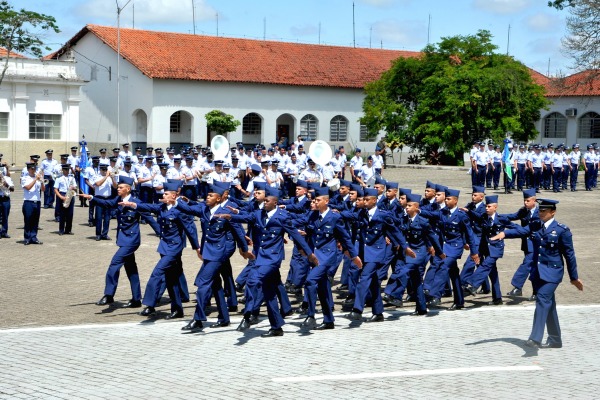 As guarnições de Barbacena (MG), Guarulhos (SP), Recife (PE), Campo Grande (MS) e Manaus (AM) realizaram cerimônias militares