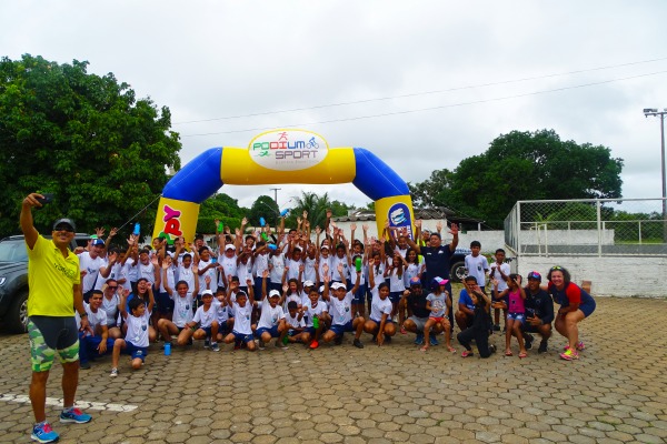 Durante o evento, alunos ganharam presentes de Natal arrecadados voluntariamente pelo efetivo da Guarnição de Aeronáutica de Porto Velho