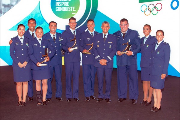 Entre os grandes nomes do cenário esportivo estão os Sargentos Arthur Zanetti, da Ginástica Artística, e Ana Sátila, da Canoagem Slalom