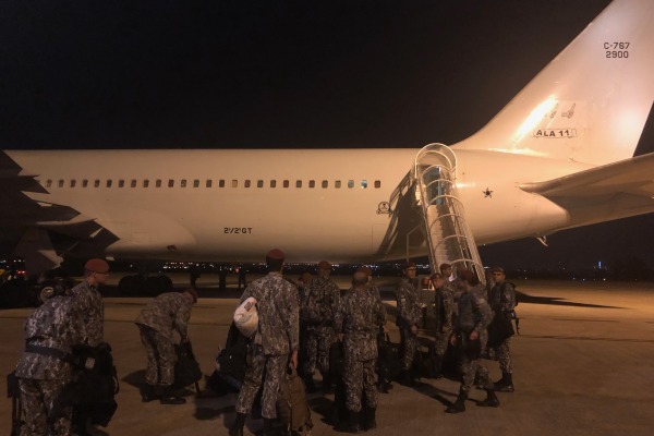 Foram utilizadas duas aeronaves de transporte que saíram de Brasília com destino a Fortaleza