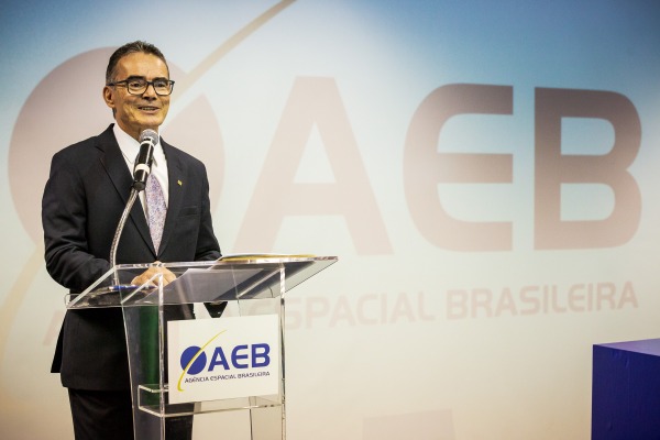 Em seu discurso, novo presidente diz que entre as prioridades está o Programa Espacial Brasileiro