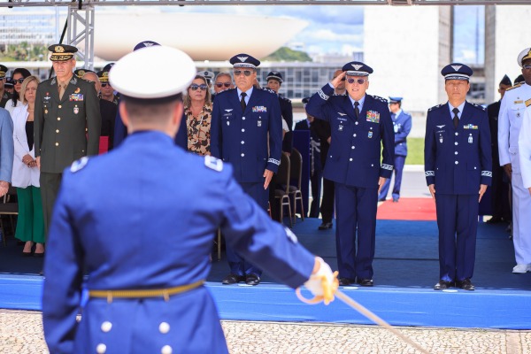 Tenente-Brigadeiro Bermudez presidiu a cerimônia