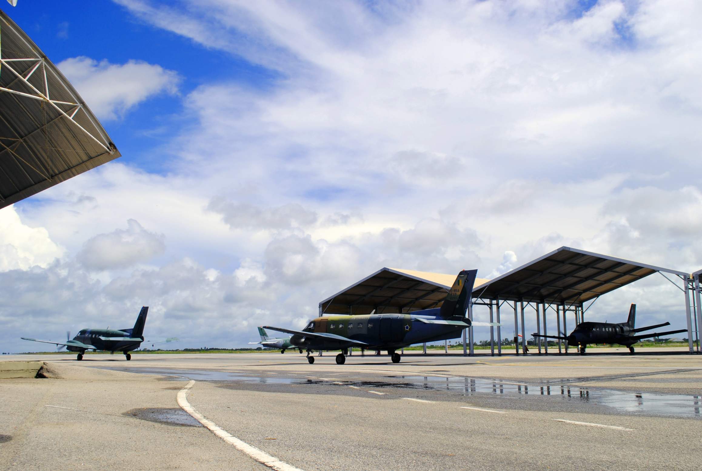 Militares de cinco esquadrões estão nas Alas 3 e 10 para treinar a ação de Assalto Aeroterrestre 