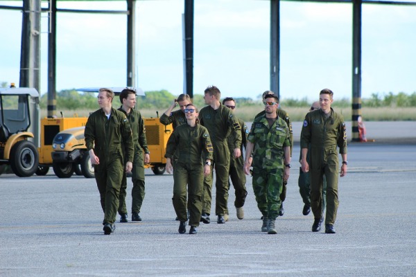 O objetivo da visita foi a troca de experiências entre os pilotos de caça