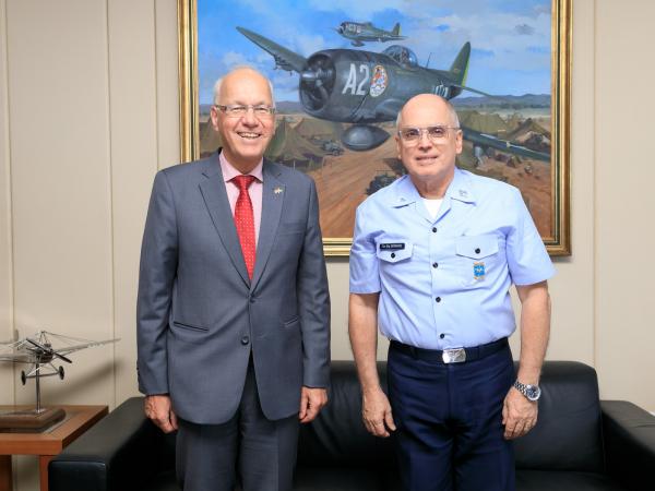 Encontro entre o Tenente-Brigadeiro Bermudez e o Embaixador Georg Witschel aconteceu na tarde desta sexta-feira (22)