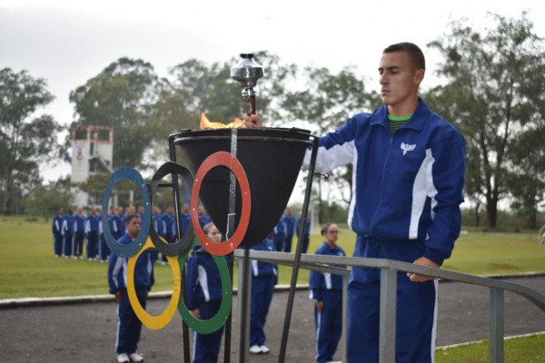 Alunos da EEAR, atletas e comunidade participaram de eventos esportivos