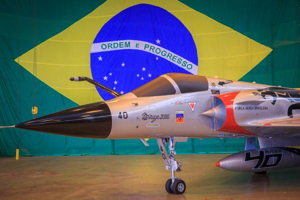 Pintura comemorativa na aeronave Mirage 2000