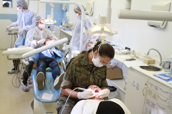 Em cinco dias, a comunidade de Lagoa Santa (MG) teve atendimento médico, odontológico e exames oferecidos pela FAB