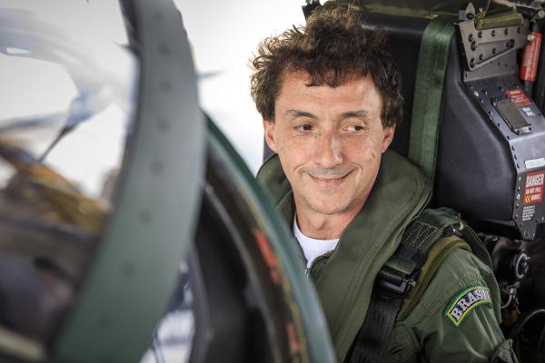 Na Ala 2, Leonardo Senna relembrou voo do irmão e participou de homenagem ao piloto