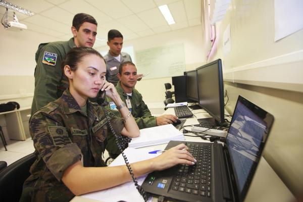 Controladores de tráfego aéreo e pilotos participaram do curso sobre Busca e Salvamento