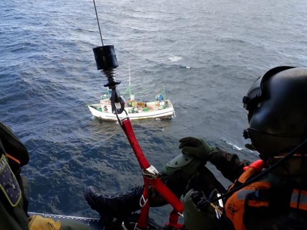 Comandante de uma embarcação pesqueira foi  resgatado pelo Esquadrão Pantera