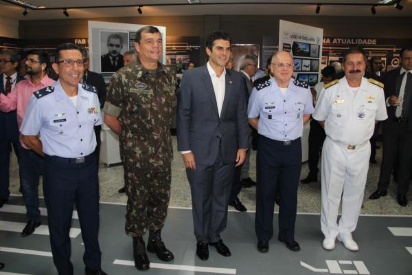 Autoridades civis e militares participam da inauguração do Memorial