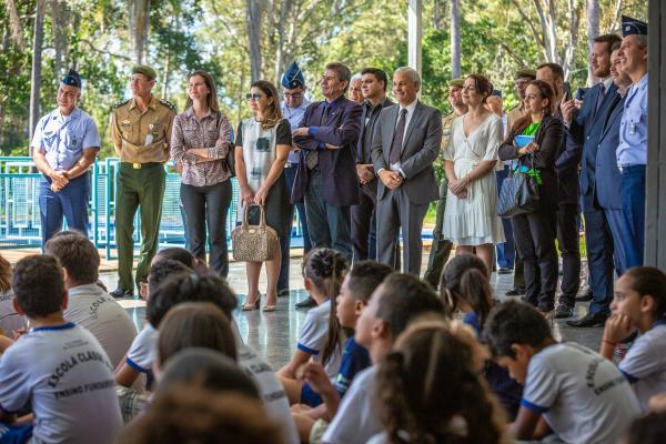 Comitiva foi formada por integrantes dos Ministérios da Defesa, da Cidadania e da Economia, além de parlamentares