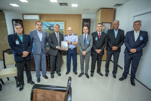 Encontro ocorreu na tarde desta segunda-feira (1º) no Comando da Aeronáutica