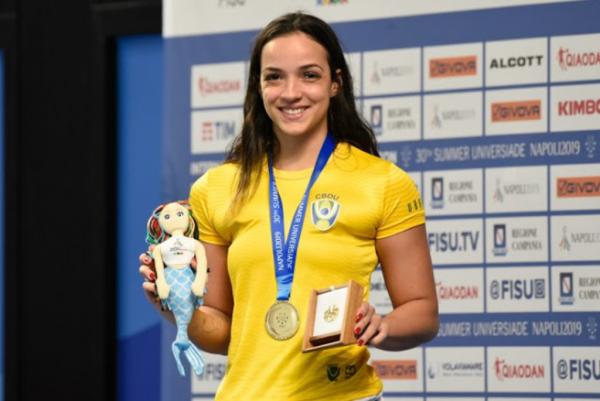 Sargento Jhennifer Alves levou o ouro na disputa dos 50m nado peito em Nápoles na Itália