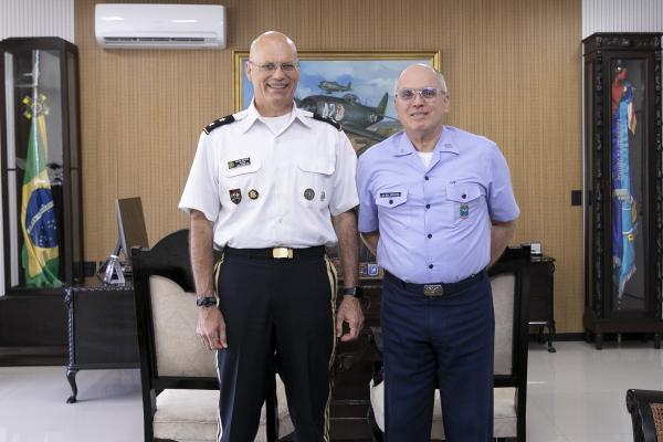 Encontro ocorreu na tarde desta segunda-feira (5) no Comando da Aeronáutica