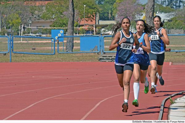 Cerca de 600 atletas das Forças Armadas competem em diversas modalidades esportivas, em Pirassununga (SP)