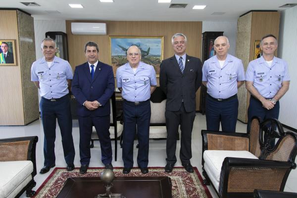 Encontro ocorreu na tarde desta quarta-feira (28), no Comando da Aeronáutica, em Brasília (DF)