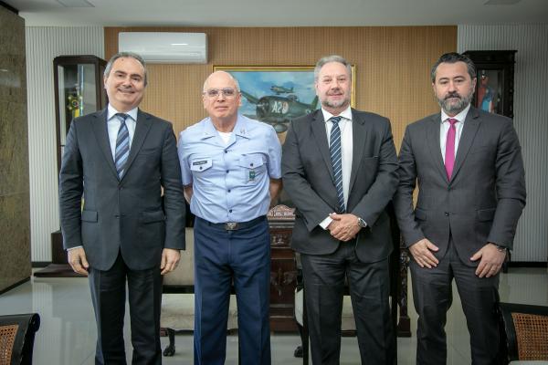 Encontro ocorreu na manhã desta quinta-feira (5), no Comando da Aeronáutica, em Brasília (DF)