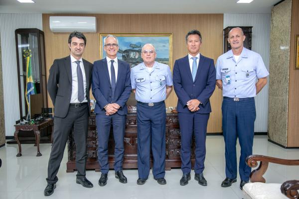 Encontro ocorreu na tarde desta quarta-feira (18), no Comando da Aeronáutica, em Brasília (DF)