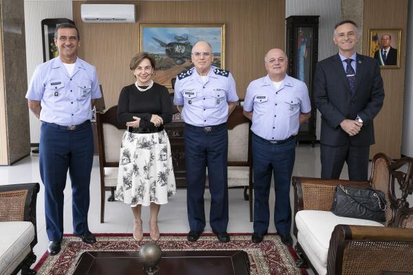 Encontro ocorreu na tarde desta terça-feira (8), no Comando da Aeronáutica, em Brasília (DF)