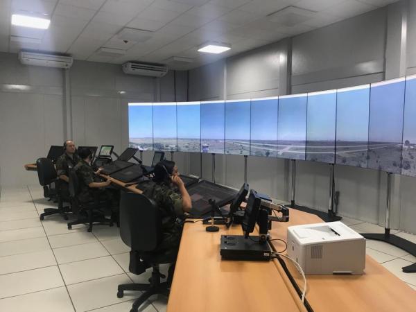 Estrutura foi instalada na Ala 12, em Santa Cruz, no Rio de Janeiro, e é composta por 16 câmeras interligadas a 14 monitores de alta definição, que proporcionam uma visão de 360 graus da área a ser controlada