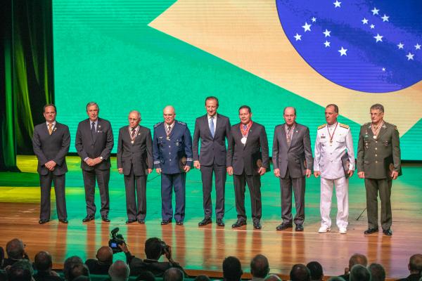 Diversas autoridades militares e civis prestigiaram o evento na FIESP, que teve a presença do Vice-Presidente da República