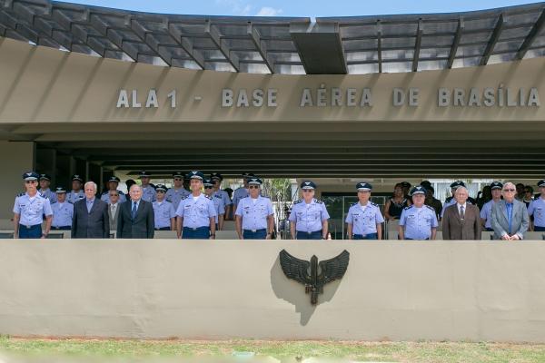 Solenidade aconteceu na Ala 1, em Brasília (DF), e contou com homenagem e desfile militar