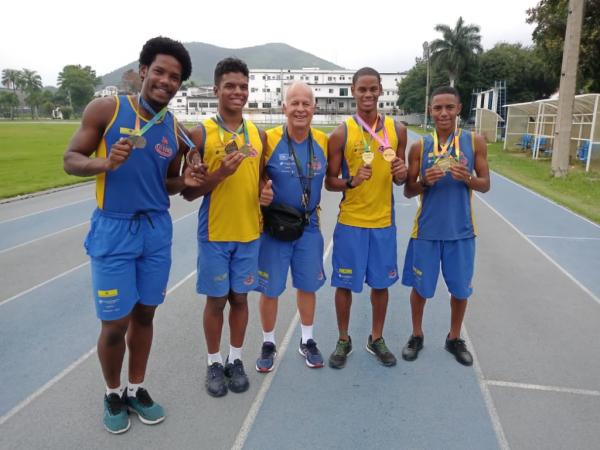 Alunos do Instituto Ideal Brasil conquistam medalhas em várias modalidades