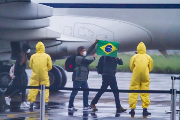 Duas aeronaves VC-2 realizaram o transporte dos brasileiros até a Ala 2 - Base Aérea de Anápolis, em apoio à Operação Regresso à Pátria Amada Brasil