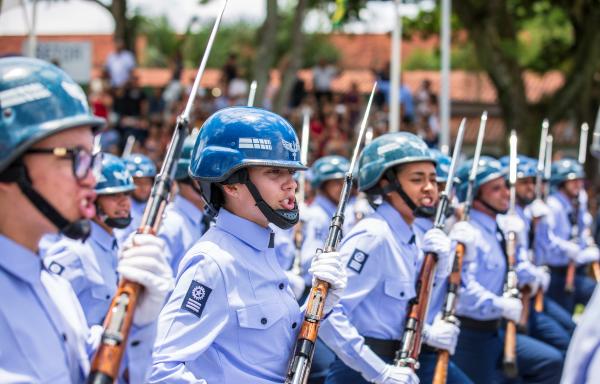 Hoje, as militares mulheres estão presentes na Academia e nas Escolas da FAB. Elas atuam como Aviadoras, Intendentes, Controladoras de Tráfego Aéreo, Musicistas, Paraquedistas, Médicas, Advogadas, Historiadoras, entre outros quadros