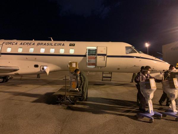 Aeronave do GTE realizou o Transporte Aero Logístico de ventiladores pulmonares para Minas Gerais e, ainda, 2.800 doses de vacinas para os estados do Tocantins e do Amapá